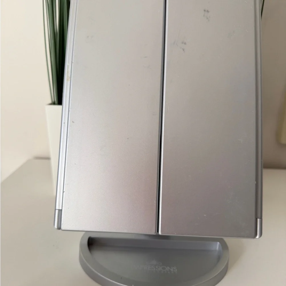 LED Tri-Fold Vanity Mirror with Touch Control - Picture 3 of 10